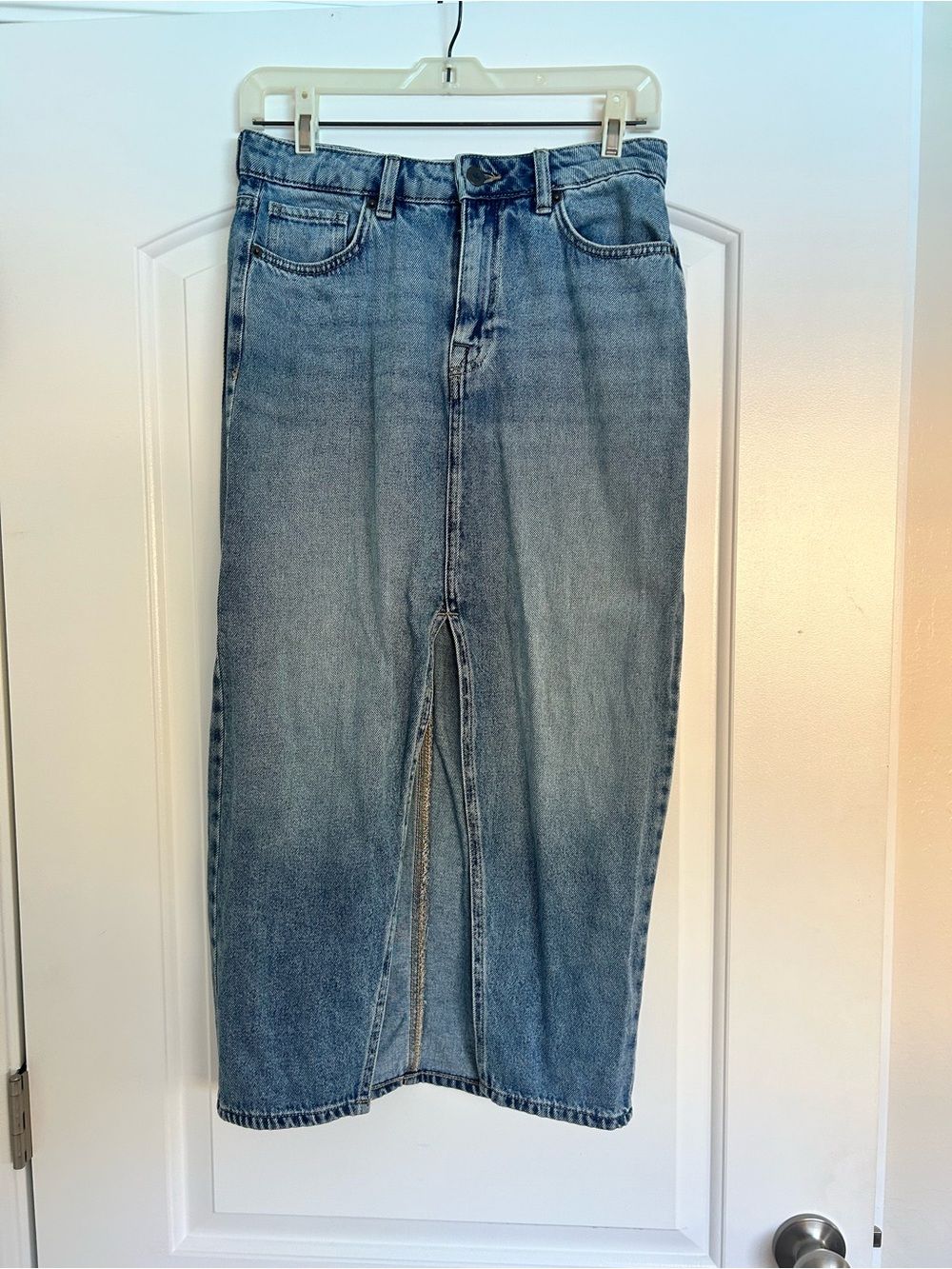 Buffalo Classic Light Wash Denim Midi Skirt